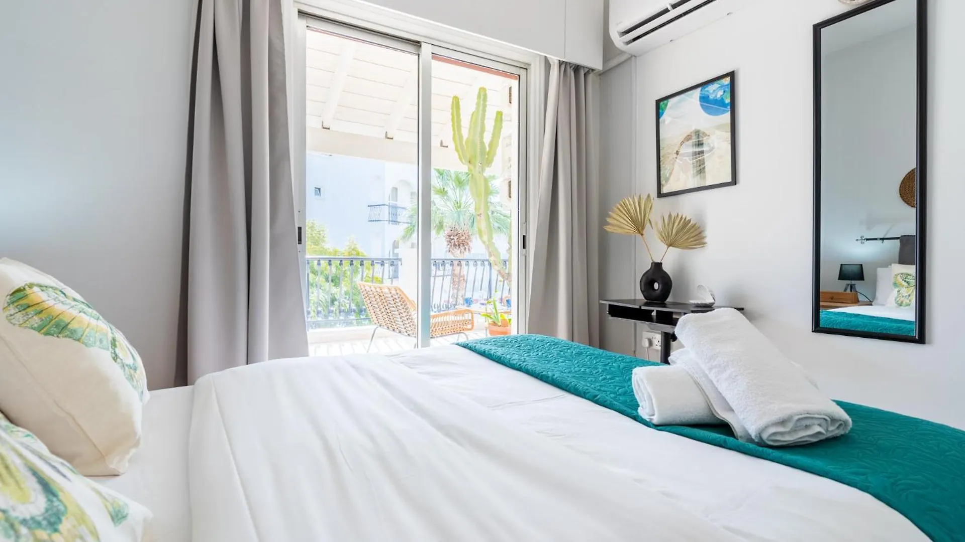 Radiant 1-Bedroom Apartment In Larnaca